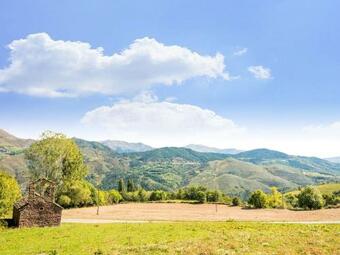 Central Apartment In Ardanu� With Terrace