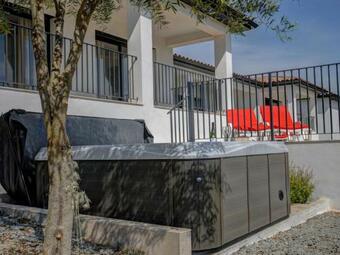 Modern Villa In Azille With Private Pool And Jacuzzi