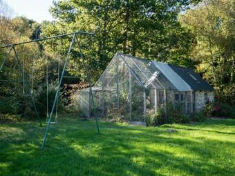 G�te Belle-isle-en-terre, 2 Pi�ces, 4 Personnes - Fr-1-536-6