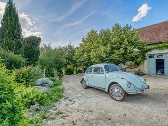 Garden-view Holiday Home In D�gagnac With Jacuzzi