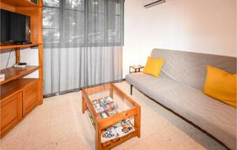 Amazing Home In Entrechaux W/ 2 Bedrooms