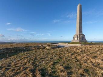 Vintage Holiday Home In Escalles With Garden