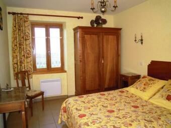 G�te La Celle, 5 Pi�ces, 11 Personnes - Fr-1-489-16