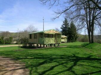 G�te Lapalisse, 3 Pi�ces, 5 Personnes - Fr-1-489-313