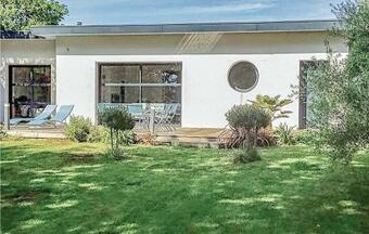 Nice Home In Plobannalec-lesconil W/ 3 Bedrooms