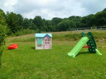 G�te Pirajoux, 3 Pi�ces, 5 Personnes - Fr-1-493-18