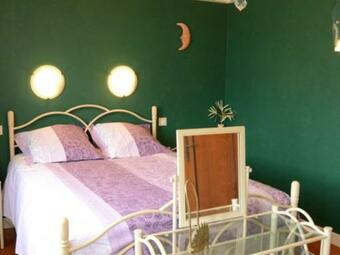 G�te Piney, 7 Pi�ces, 11 Personnes - Fr-1-543-12