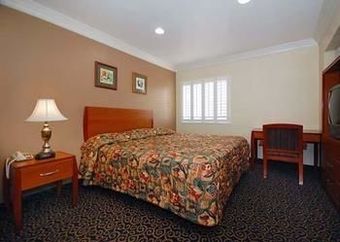 Hotel Anaheim Rodeway Inn & Suites