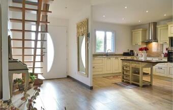 Amazing Home In Saint-denoeux W/ Jacuzzi, Heated Swimming Pool And 4 Bedrooms