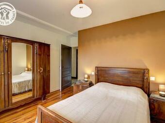 G�te Saint-didier-sur-rochefort, 7 Pi�ces, 12 Personnes - Fr-1-496-18