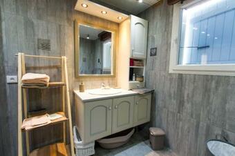 House With 2 Bedrooms In Saint Hilaire La Foret With Furnished Garden