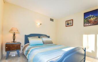 One-bedroom Apartment In Vinassan