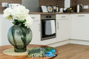 Spacious 4 Bed Apartment In City Centre