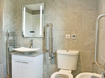 Mouthlock Chapel Snug