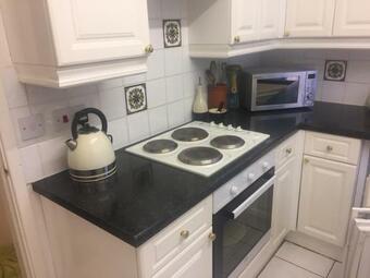 Apartamento New Cosy 1bd Flat In The Heart Of Llandough -wales