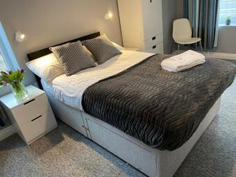 Apartamento The North West Contractors Base - 9 Bedroom - Ev Charging