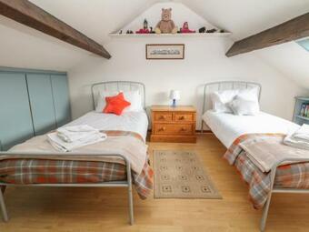 7 Bank Cottages, High Peak