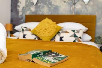 Corner Cottage, Forest & Sea, Sleeps Up To 10 New*