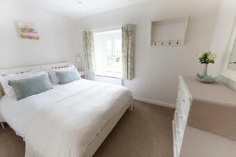 St Edmunds Terrace, Upper Vobster Farm