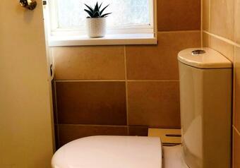 Hostal Peace: Peaceful Neighbourhood Near Heathrow