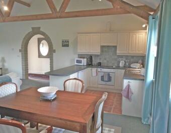 Spacious Swallow Cottage