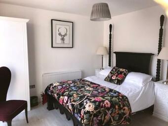 Country Estate - The Stables Llandenny