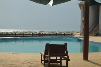 Hotel Elmina Bay Resort