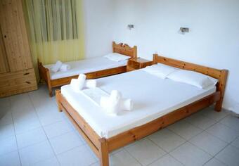 Hostal Corfu Room Apartments