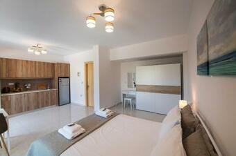 Bounatsa Studios & Apartments