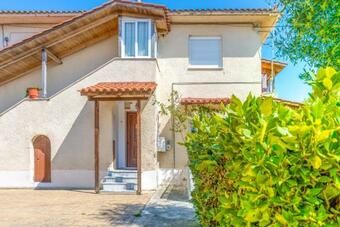 Lemon Tree Zante City Apartment