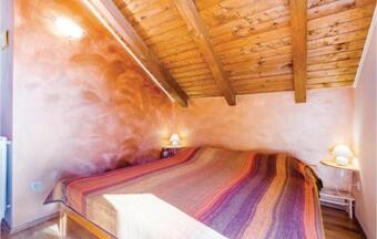 Four-bedroom Holiday Home In Vrata