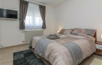 Six-bedroom Holiday Home In Vrsi