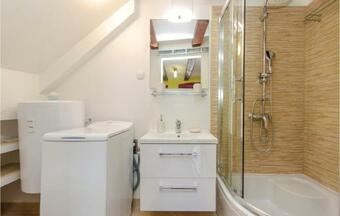 Two-bedroom Apartment In Zlobin