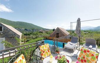 Three-bedroom Holiday Home In Gata/zvecanje