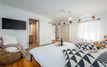 Four-bedroom Holiday Home In Bicici