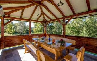 Beautiful Home In Bosiljevo W/ 3 Bedrooms