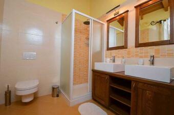 Lovely 5-bed Villa In Buzet