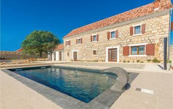 Four-bedroom Holiday Home In Citluk