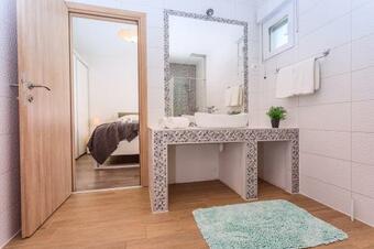 Villa Beybe With Jacuzzi, Large Private Pool 50m2, Bbq,free Wifi, 3 Bedrooms