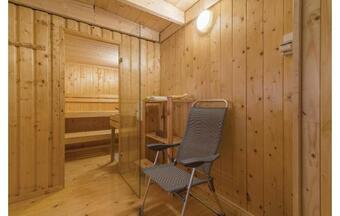 Four-bedroom Holiday Home In Gracac