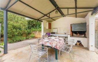 Two-bedroom Apartment In Jurandvor