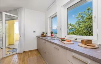 Nice Apartment In Kastav W/ Jacuzzi, Wifi And 1 Bedrooms