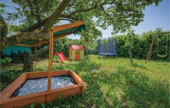 Three-bedroom Holiday Home In Krsan