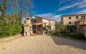 Awesome Home In Malinska With Wifi And 3 Bedrooms