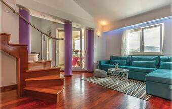 Two-bedroom Apartment In Metkovic