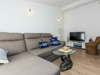 Tranquil Apartment In Podlug With Balcony And Garden