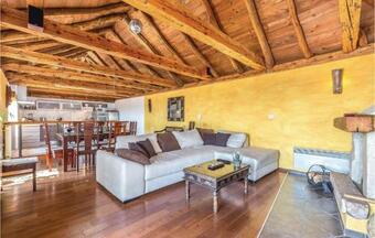 Amazing Home In Praputnjak W/ Outdoor Swimming Pool, Wifi And 3 Bedrooms