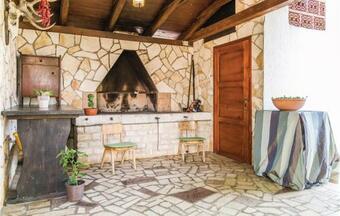 Two-bedroom Apartment In Radmani