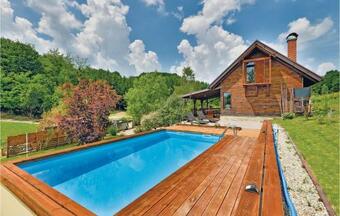 Two-bedroom Holiday Home In Seketin