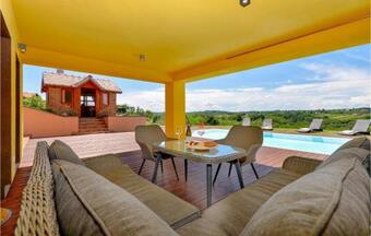 Stunning Home In Selnica W/ Sauna, Heated Swimming Pool And 2 Bedrooms